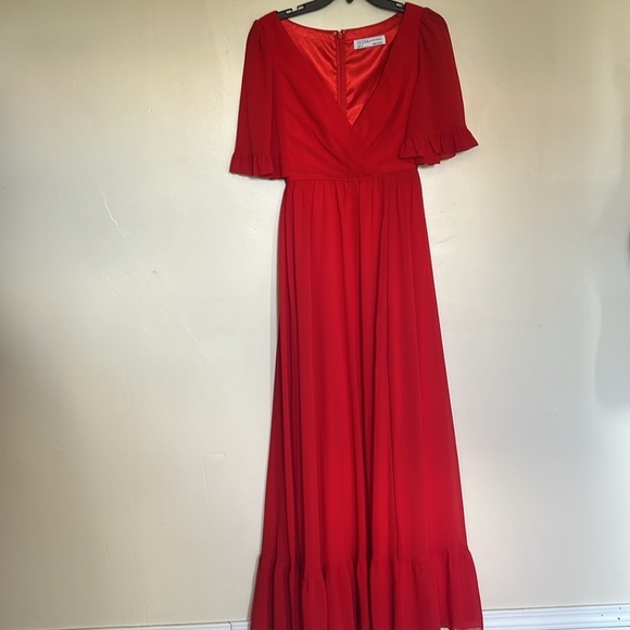 Ieena for Mac Duggal Stunning Red Ruffled V-neck Slit Gown - NWT - Size 0 - Picture 15 of 16